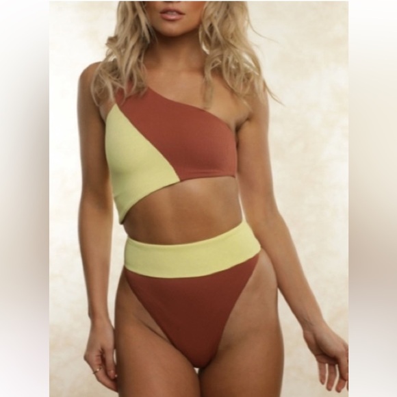 FLETCH Swim Bikini - Picture 1 of 8